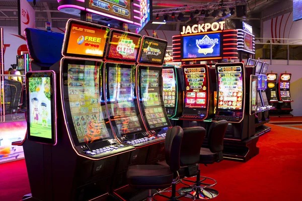 Big Bass Bonanza slot game interface showing reels and payline display